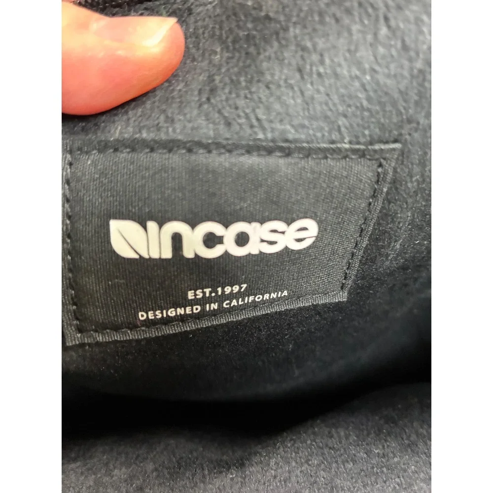 Incase Black Neoprene Laptop Sleeve Case Pouch